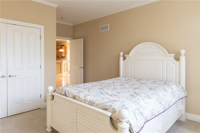 11575 S Bell Ct Drive 102, Olathe, KS 66061