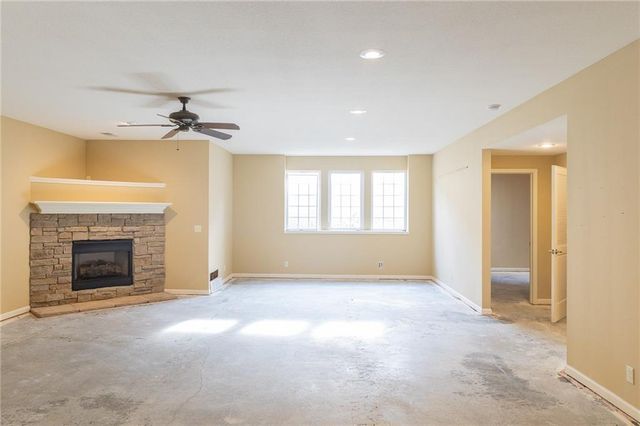 11575 S Bell Ct Drive 102, Olathe, KS 66061