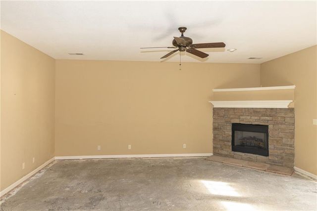 11575 S Bell Ct Drive 102, Olathe, KS 66061