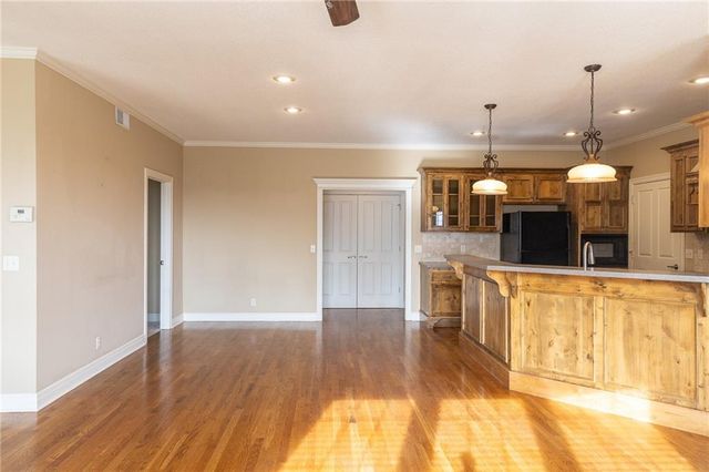 11575 S Bell Ct Drive 102, Olathe, KS 66061