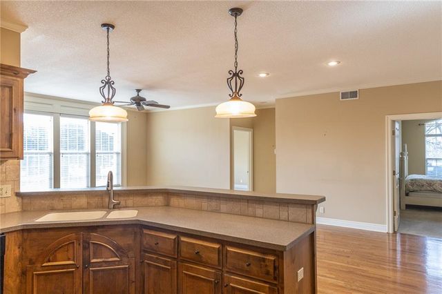 11575 S Bell Ct Drive 102, Olathe, KS 66061