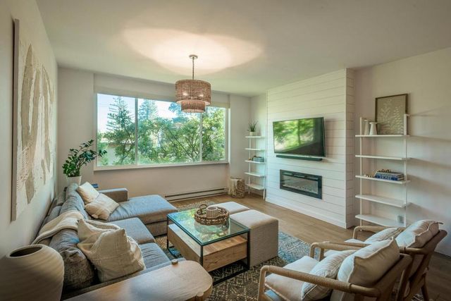 1515 Arc Way 105, Burlingame, CA 94010