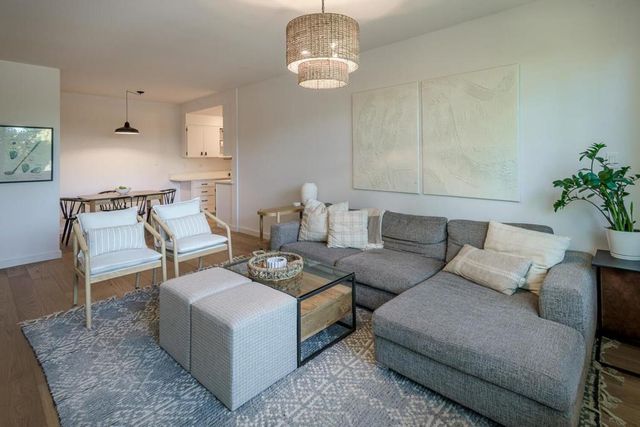 1515 Arc Way 105, Burlingame, CA 94010