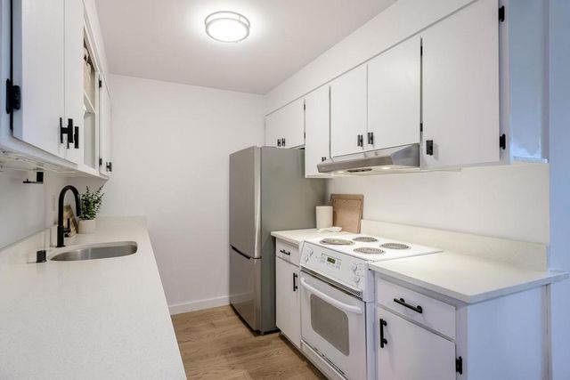 1515 Arc Way 105, Burlingame, CA 94010