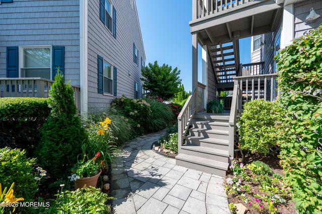69 Bay Point Harbour, Point Pleasant, NJ 08742
