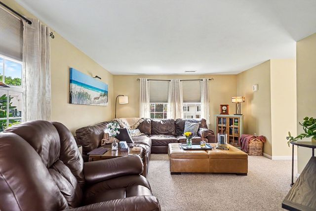 12 Christopher Drive 36, Methuen, MA 01844