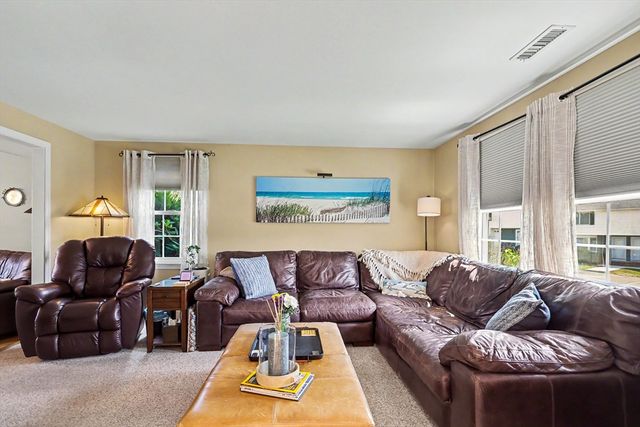 12 Christopher Drive 36, Methuen, MA 01844