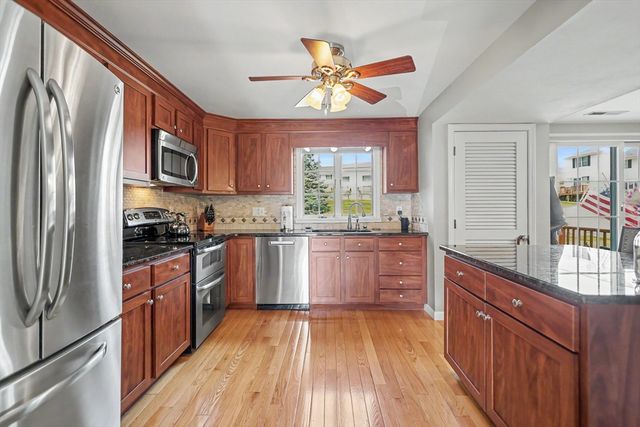 12 Christopher Drive 36, Methuen, MA 01844