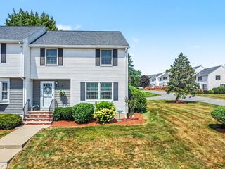 12 Christopher Drive 36, Methuen, MA 01844