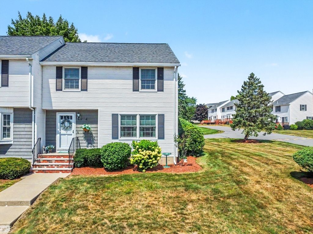 12 Christopher Drive 36, Methuen, MA 01844