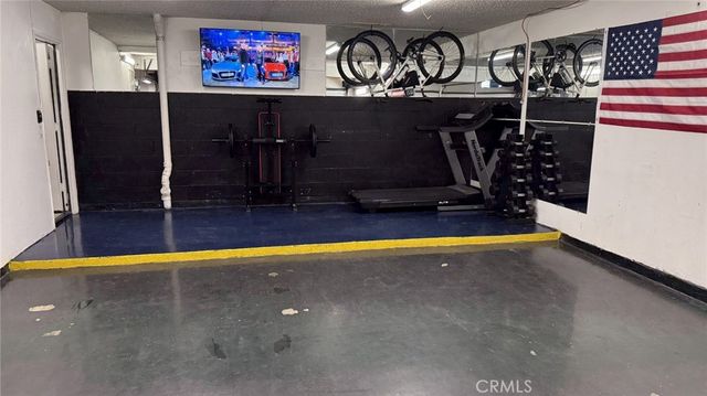 11300 Foothill Boulevard 33, Lakeview Terrace, CA 91342