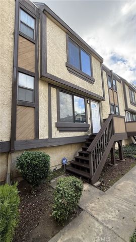 11300 Foothill Boulevard 33, Lakeview Terrace, CA 91342