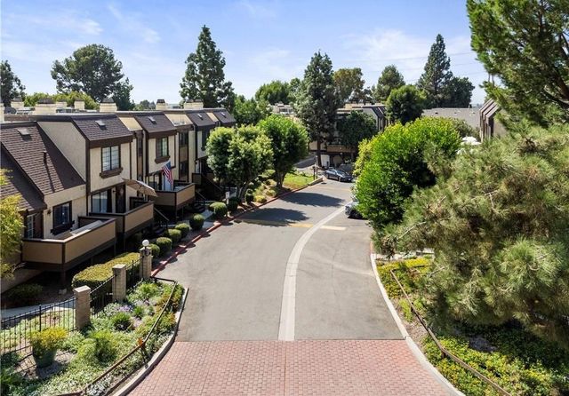 11300 Foothill Boulevard 33, Lakeview Terrace, CA 91342