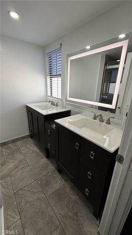 11300 Foothill Boulevard 33, Lakeview Terrace, CA 91342