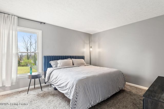 12119 Stroll Ct, Louisville, KY 40245