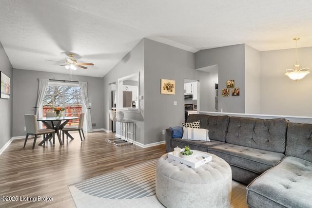 12119 Stroll Ct, Louisville, KY 40245