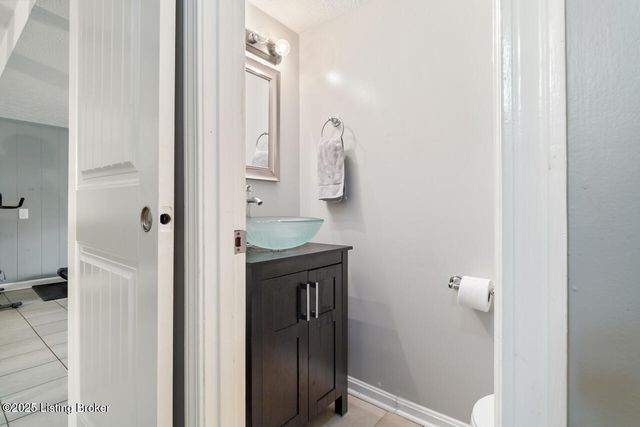 12119 Stroll Ct, Louisville, KY 40245