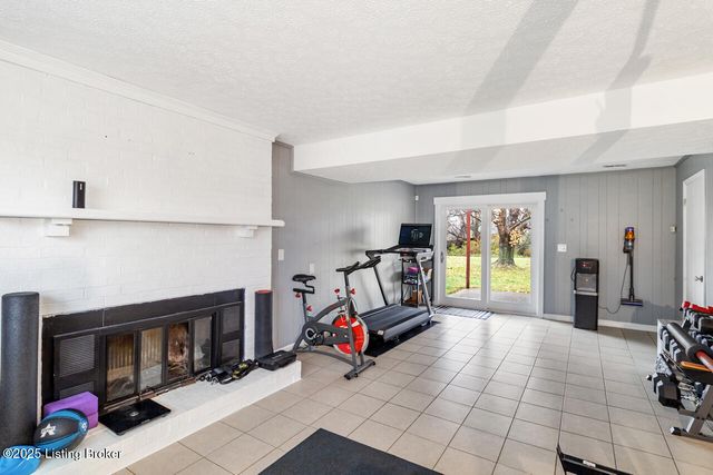 12119 Stroll Ct, Louisville, KY 40245