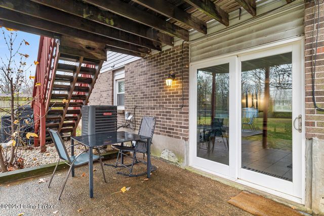 12119 Stroll Ct, Louisville, KY 40245