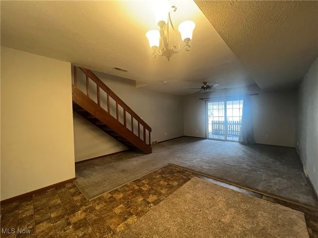 924 Nob Hill Drive 3, Niles, OH 44446