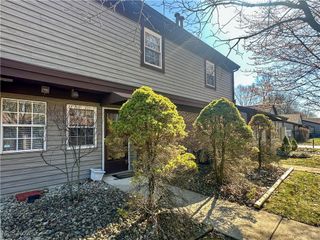 924 Nob Hill Drive 3, Niles, OH 44446