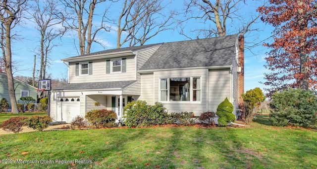 13 Roslyn Drive, Oakhurst, NJ 07755