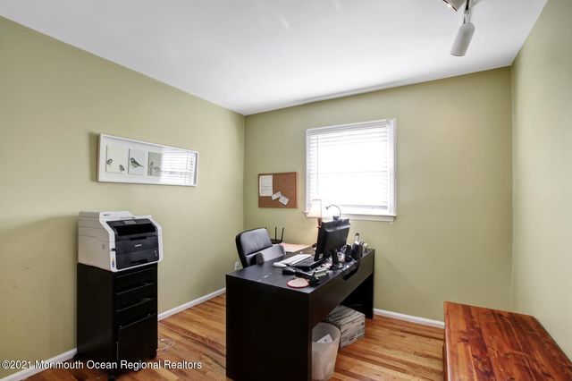 13 Roslyn Drive, Oakhurst, NJ 07755