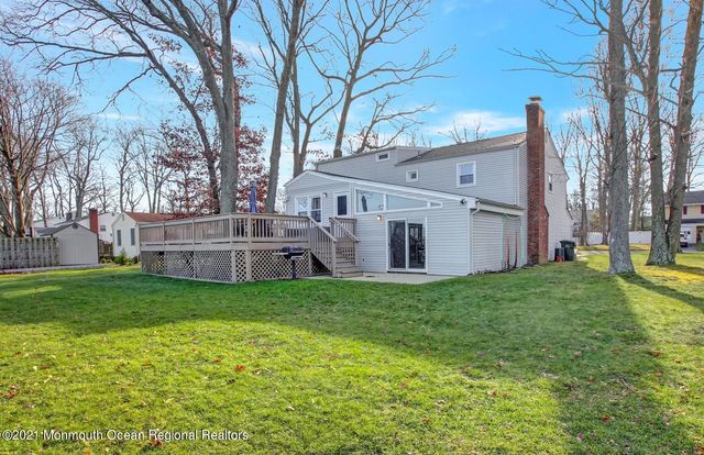 13 Roslyn Drive, Oakhurst, NJ 07755