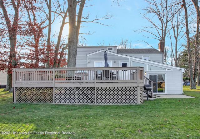 13 Roslyn Drive, Oakhurst, NJ 07755