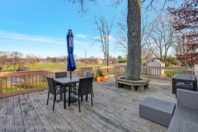 13 Roslyn Drive, Oakhurst, NJ 07755