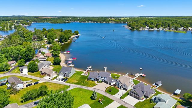 680 LN 275 Turkey Lake, Hudson, IN 46747