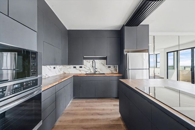 651 Bering Drive 1903, Houston, TX 77057