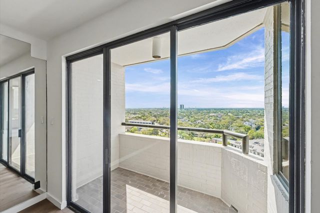 651 Bering Drive 1903, Houston, TX 77057