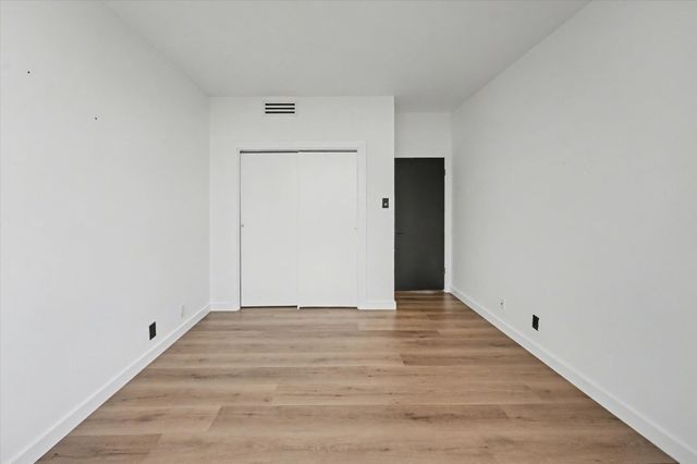 651 Bering Drive 1903, Houston, TX 77057