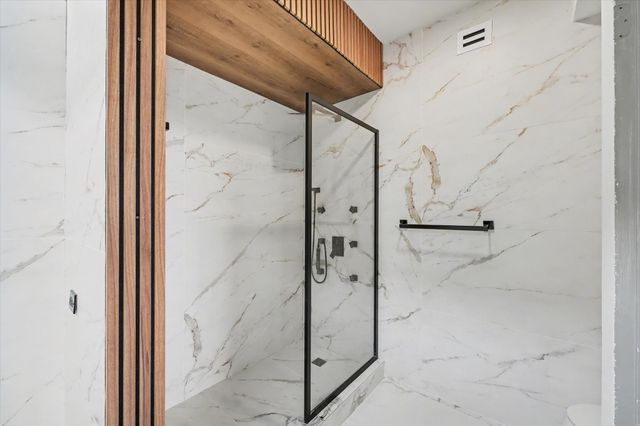 651 Bering Drive 1903, Houston, TX 77057