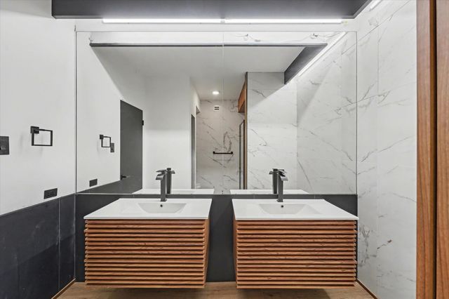 651 Bering Drive 1903, Houston, TX 77057