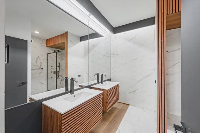 651 Bering Drive 1903, Houston, TX 77057