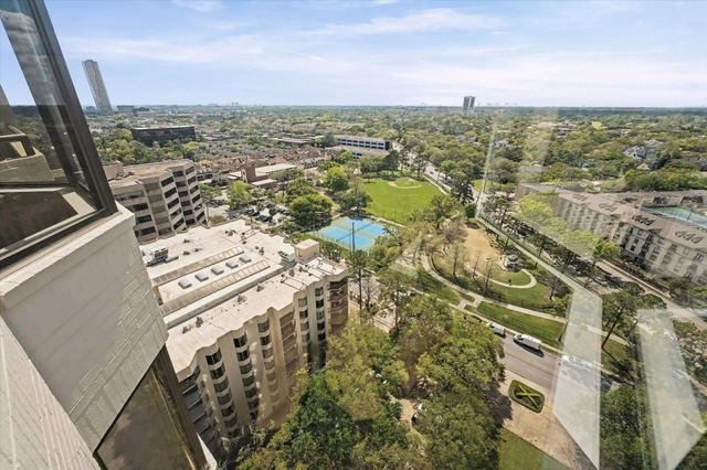 651 Bering Drive 1903, Houston, TX 77057