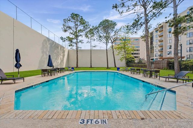 651 Bering Drive 1903, Houston, TX 77057