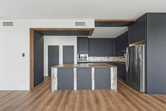 651 Bering Drive 1903, Houston, TX 77057