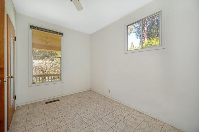 650 Leduc St, Grass Valley, CA 95945