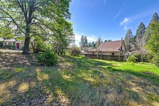 650 Leduc St, Grass Valley, CA 95945