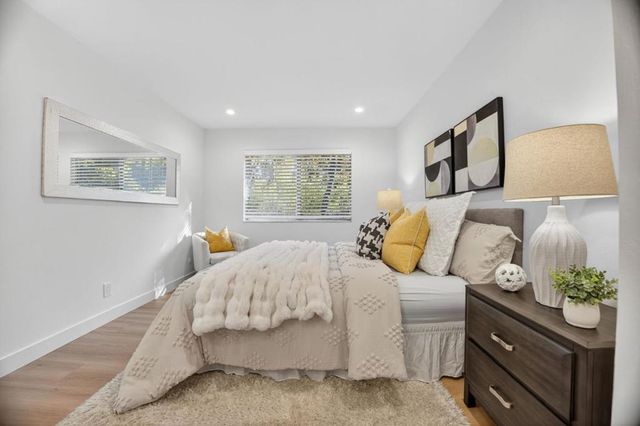 90 Flynn Avenue C, Mountain View, CA 94043