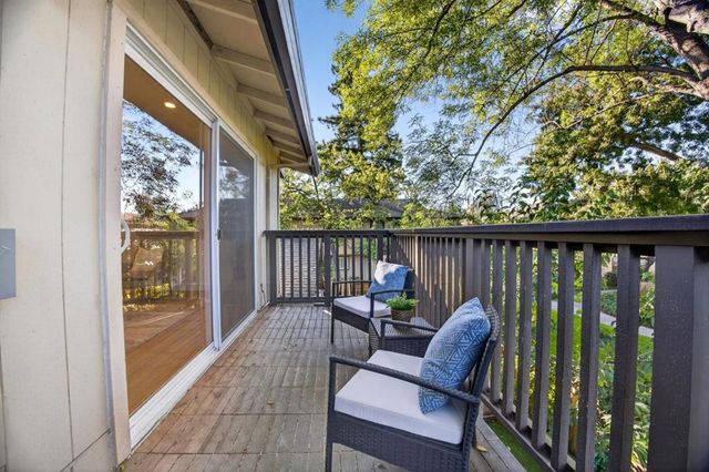 90 Flynn Avenue C, Mountain View, CA 94043