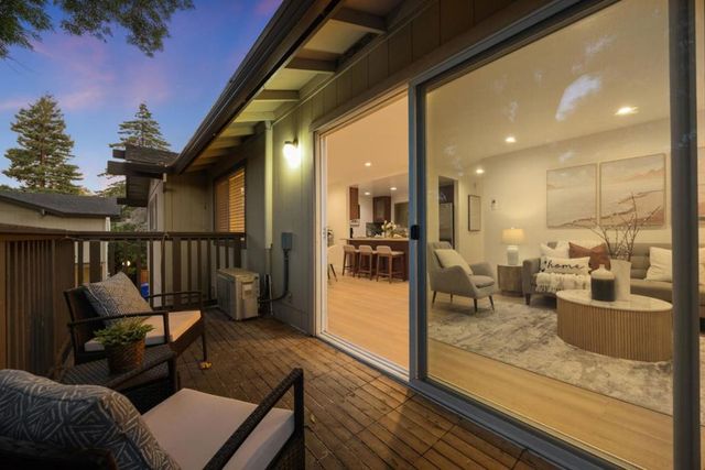 90 Flynn Avenue C, Mountain View, CA 94043