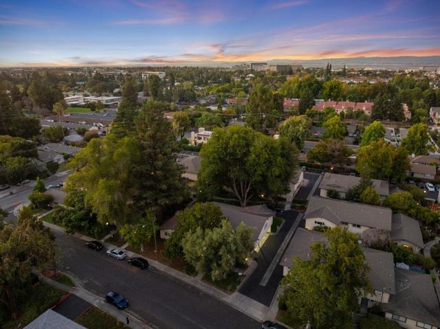 90 Flynn Avenue C, Mountain View, CA 94043