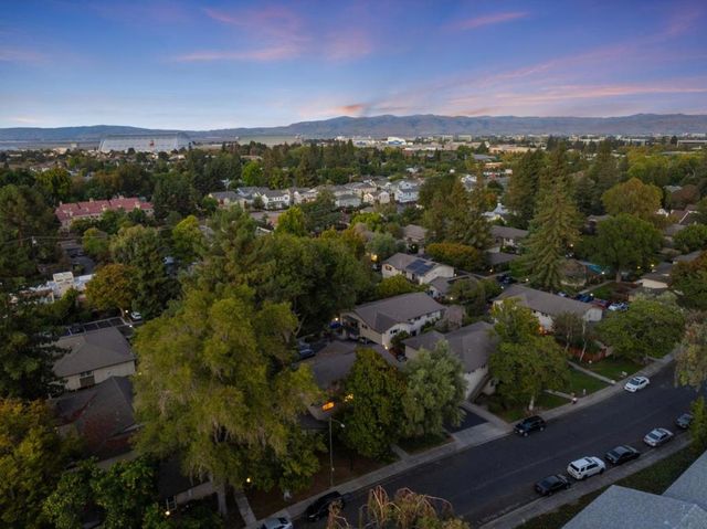 90 Flynn Avenue C, Mountain View, CA 94043