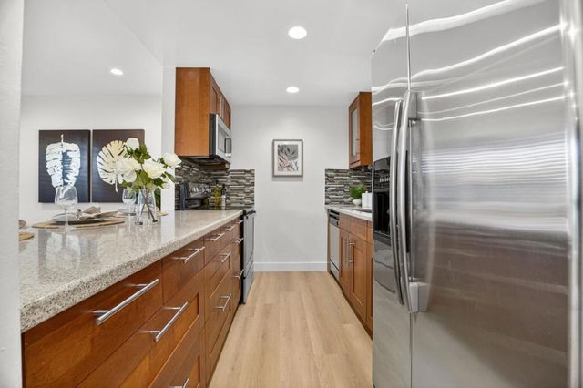 90 Flynn Avenue C, Mountain View, CA 94043