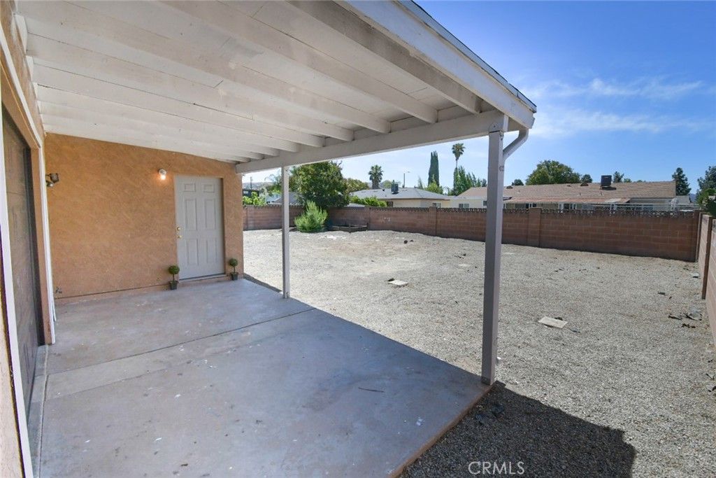 Image 15 of property listing at 815 Coral Avenue, Hemet, CA 92543