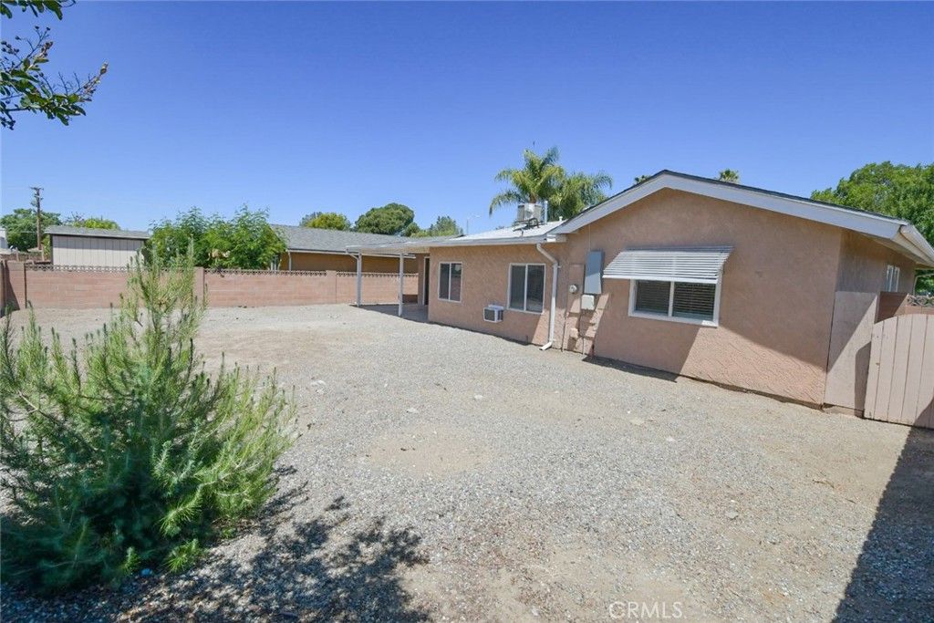 Image 16 of property listing at 815 Coral Avenue, Hemet, CA 92543